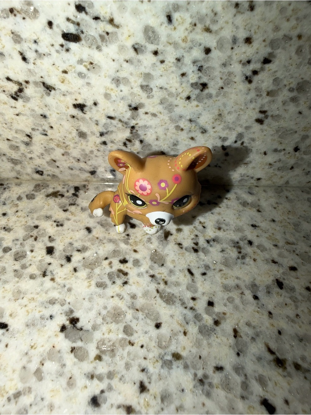 Authentic Littlest Pet Shop #1851 Cream flower corgi dog Blythe